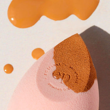 Sponge showing Ere Perez Bio All-Beauty Sponges on tip of sponge