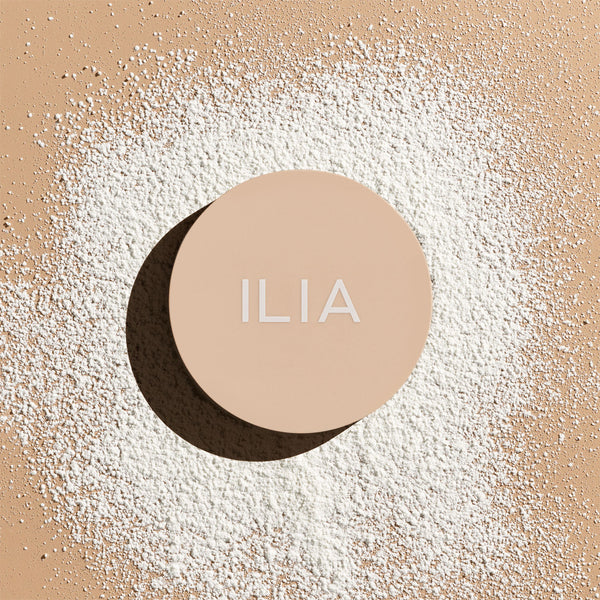 ILIA Fade Into You Soft Focus Powder Organic Make-Up | Content Beauty